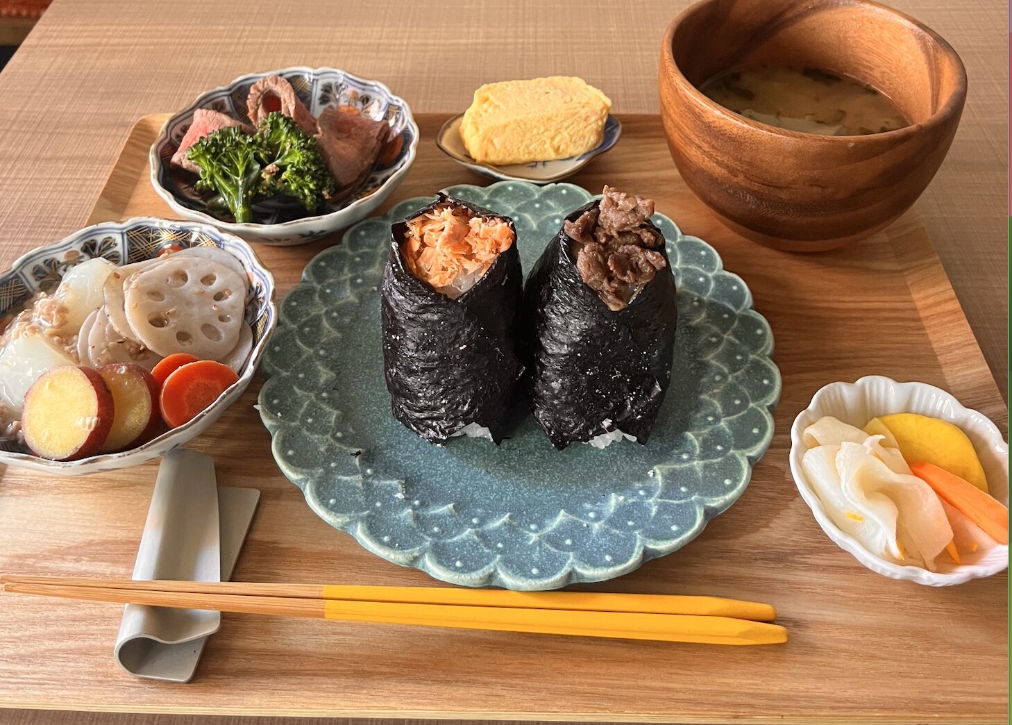 石橋・池田市のおにぎり屋「恵みのまんま、ごちそうおむすびセット」